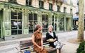 中国奶奶穿旗袍游巴黎，意外走红外网：老了，也要优雅成一道风景线