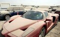迪拜豪车“坟场”，1000万劳斯莱斯随地扔，当废铁卖7万无人问津