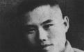 父亲丧事也不顾，王敬久披麻戴孝上战场，淞沪会战将日军赶下海