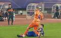 GIF：替补登场仅5分钟，卡达尔犯规染红下场