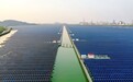 航拍浙江宁波水上光伏发电场 景象壮观