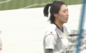 致敬吉尔吉斯斯坦门将？女足国门彭诗梦上演扣杀乌龙