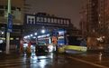 记者回忆探访华南海鲜市场：恶臭弥漫，动物内脏随地丢弃