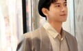 现男友来啦！李现戴贝雷帽演绎法式优雅 穿西装面带微笑魅力散发