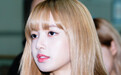 Lisa拥有超高的颜值，被称为“人间芭比”，而肩部却不是很完美？