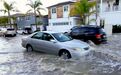 美国洛杉矶纽波特比奇遭巨浪冲击 街道被淹没