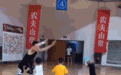 超级高水平！郭艾伦“1V4”上演各种封盖暴扣，自嘲综艺伦郭网红