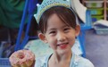 黄磊陆毅包贝尔女儿都爱安踏儿童这款羽绒服！多多妹妹神颜吸粉