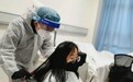 武汉医院的志愿理发师：“最揪心的，是听见医生说‘剃光’”