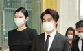 何猷君奚梦瑶挽手亮相“赌王”公祭 何超琼气场强、梁安琪憔悴