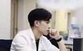 你们看到了帅气的“医生”，我却看到了卑微的“病人”