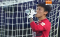 GIF：喝水哥2.0？邵镤亮丢球后第一时间喝水压惊