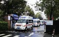 杭州这位去过武汉的发热女病人很紧张，急救医生坐着专用救护车去接她