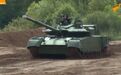 俄防长驾驶T-80BVM新型坦克检查“坦克两项”赛道，现场画面曝光