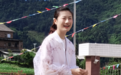 无缘东京奥运后，丁宁正式离开国乒！赴山区做公益，和小朋友打球