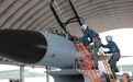 歼-10战机演练超低空突防突击 利用地形规避雷达探测