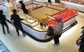 警方通报19岁女孩持美工刀抢金店：因无经济来源萌生想法 已被刑拘