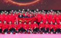 国乒大合影！8位主力占据C位，樊振东紧挨第一美女，网友：真般配