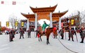 挺中华潮好玩！关圣古镇迎来国庆开门红