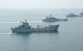 俄军舰队在黑海开展实弹演练，对海空目标进行射击