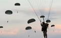 美国陆军第82空降师一名伞兵在训练中死亡