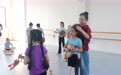 教农村孩子跳舞的北京夫妇：5年帮助62名少数民族孩子走出大山