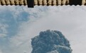 日本樱岛火山喷发：黑色烟柱高达3400米