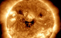 美国NASA捕捉到太阳的“笑脸”，美媒：或在预示发生地磁风暴