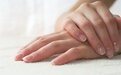 指甲若出现4种症状，可能是癌或疾病的征兆，留心观察