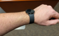 谷歌首款智能手表Pixel Watch全新佩戴上手图曝光