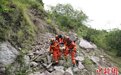 四川泸定6.8级地震：森林消防救援力量转移受灾群众
