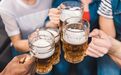 一杯白酒等于几瓶啤酒？怎么比才公平？教你科学计算，别吃亏了