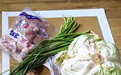 上海保供套餐缩水、蔬菜腐烂？供货商疑为空壳公司