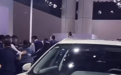 突发，车展上两主播起冲突，引发两家4S店打架
