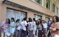 上海考生陆续结束“高考时间”：神态轻松，有的准备考驾照有的要补觉