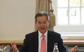 中国驻英大使看望伯明翰大学中国留学生