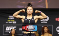 像水一样包裹对手！张伟丽击败莱莫斯，卫冕UFC草量级金腰带