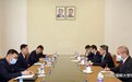 中国新任驻朝大使拜会朝鲜《劳动新闻》总编朴英敏