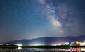 新疆巴里坤现璀璨夏日星空图景