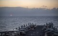 美尼米兹航母战斗群进入南海，“两艘中国军舰跟监”