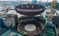 浙江三门核电二期工程4号机组核岛钢制安全壳底封头吊装就位