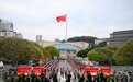 重庆人民广场举行五一升国旗仪式