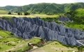 四川甘孜：墨石公园宛若“异域星球”