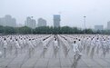全国健身大联动！重庆中央公园千名老人打太极
