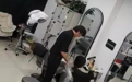 不满理发店服务，女子亮证件威胁“叫我大队人来”！官方通报