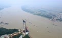 京台高速铜陵长江公铁大桥4号主塔封顶