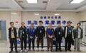 抓捕嫌疑人时他正送娃上学，当着孩子的面民警撒了个谎