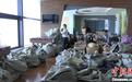 暑期日均接收千余件 虹桥火车站遗失物爆满3个仓库