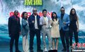 吴京谈《巨齿鲨2》惊险戏：单手挂直升机超刺激