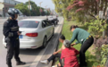 男子驾车突感身体不适无法下车，幸被广安特巡警队员发现并及时送医